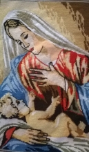 MARIA CU PRUNCUL
